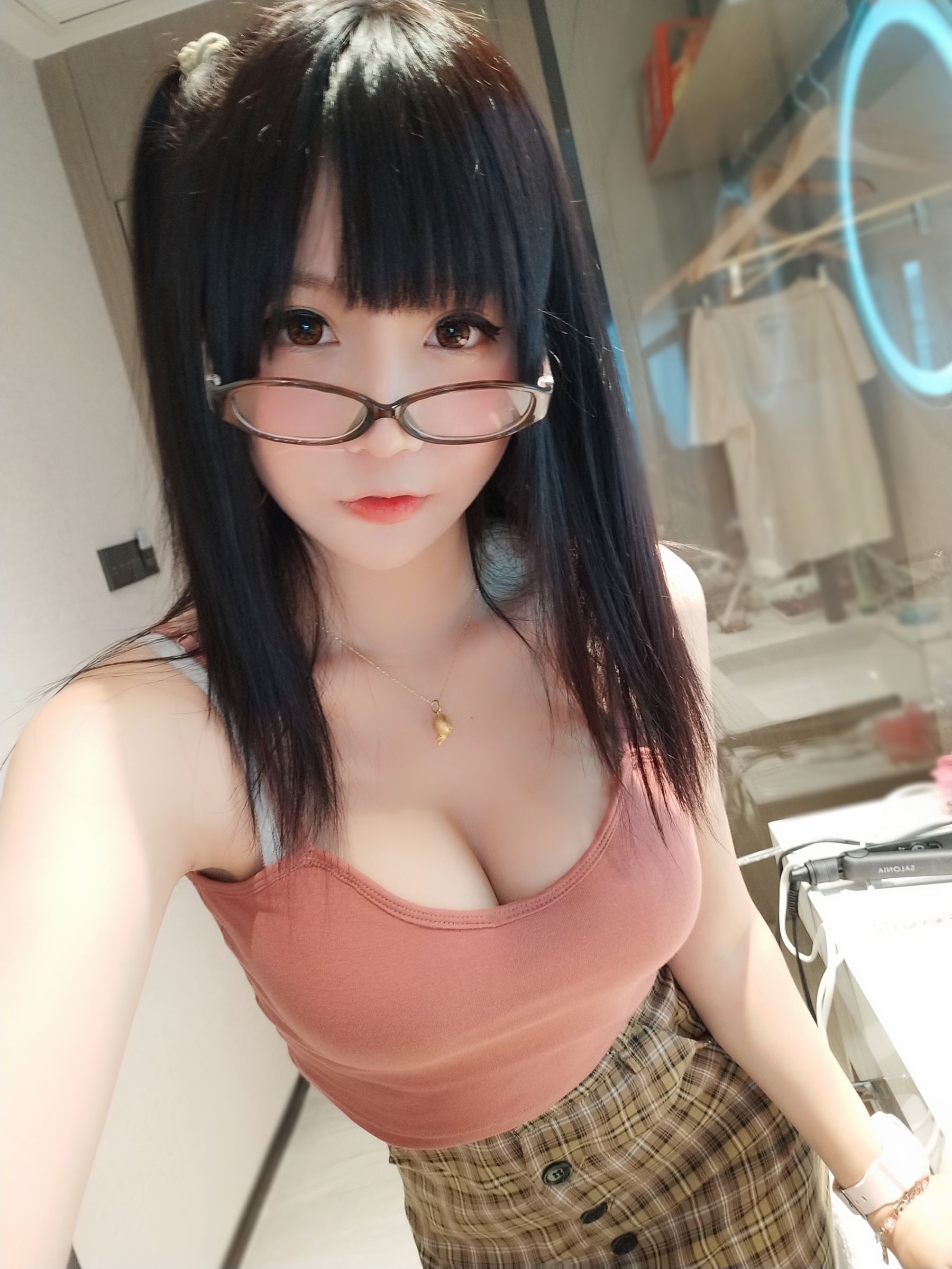 摇摇乐yoyo微博网红美女COSER清纯小学妹